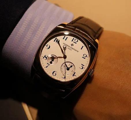 <b>江詩丹頓手表表鏡該如何保養(yǎng)？</b>